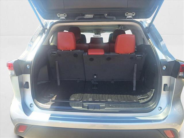 used 2020 Toyota Highlander car, priced at $28,442