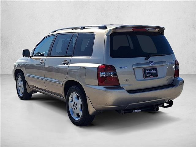 used 2004 Toyota Highlander car, priced at $6,999