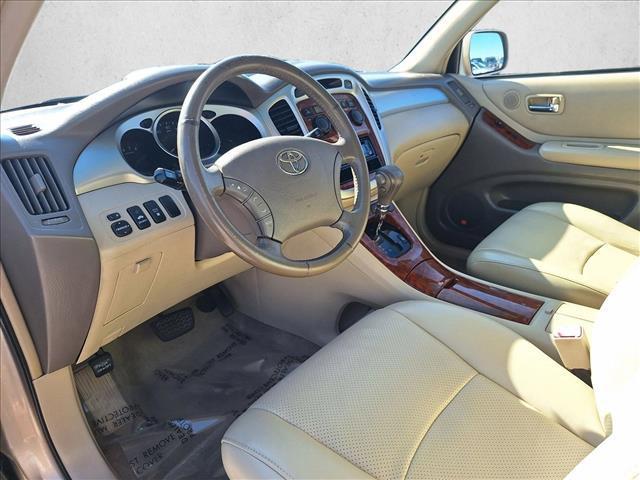 used 2004 Toyota Highlander car, priced at $6,999