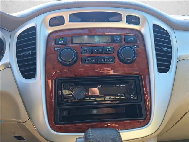 used 2004 Toyota Highlander car, priced at $6,999