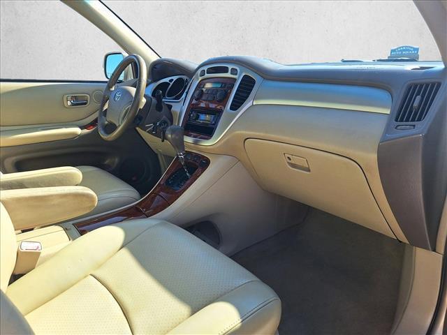 used 2004 Toyota Highlander car, priced at $6,999