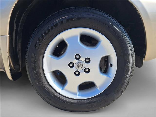 used 2004 Toyota Highlander car, priced at $6,999