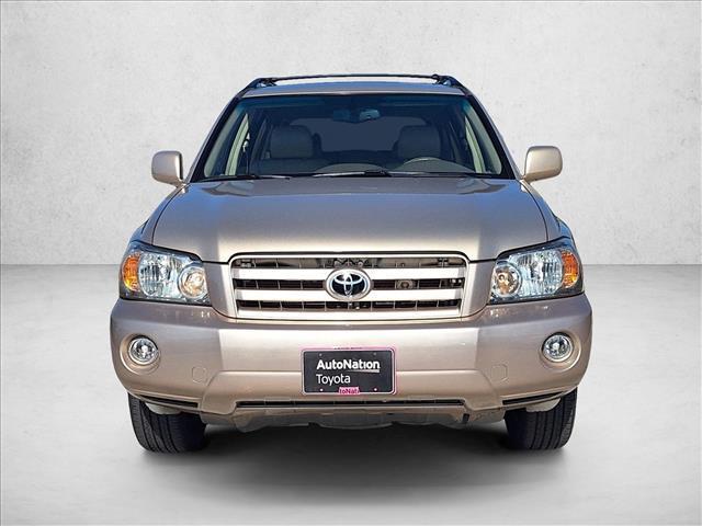 used 2004 Toyota Highlander car, priced at $6,999