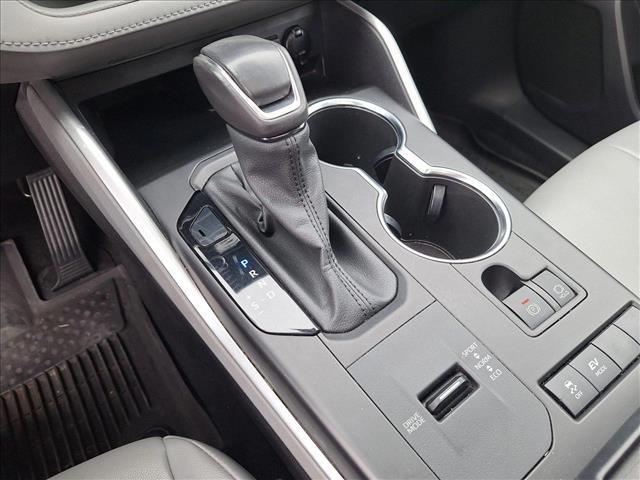 used 2021 Toyota Highlander Hybrid car, priced at $33,992