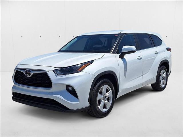 used 2023 Toyota Highlander car, priced at $32,867