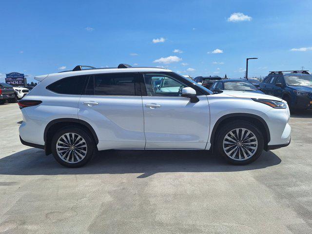 new 2025 Toyota Highlander Hybrid car, priced at $55,249