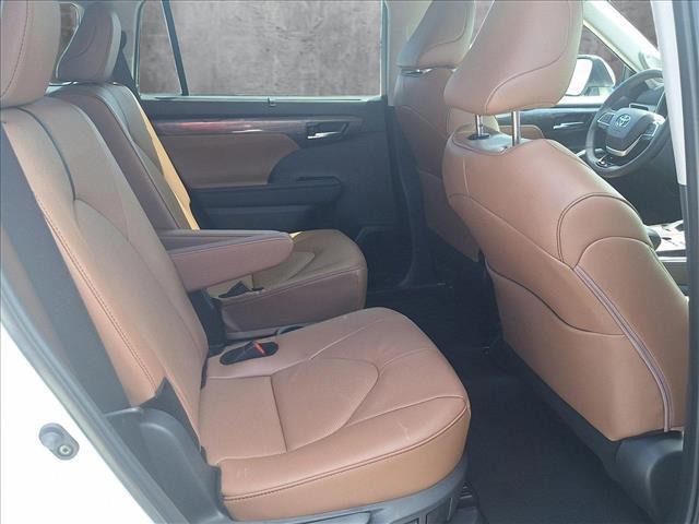 new 2025 Toyota Highlander Hybrid car, priced at $55,249