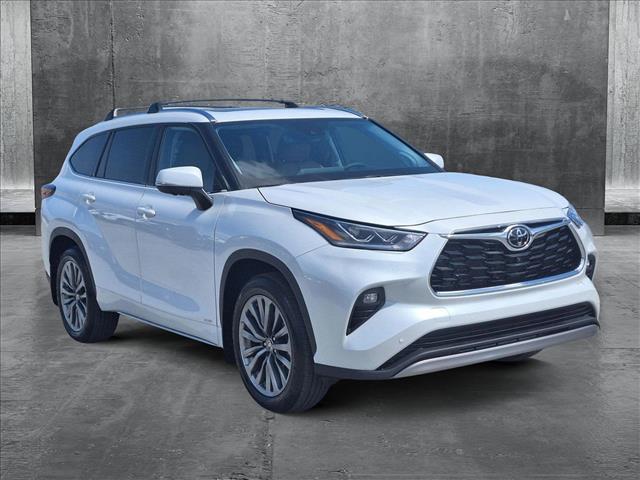 new 2025 Toyota Highlander Hybrid car, priced at $55,249