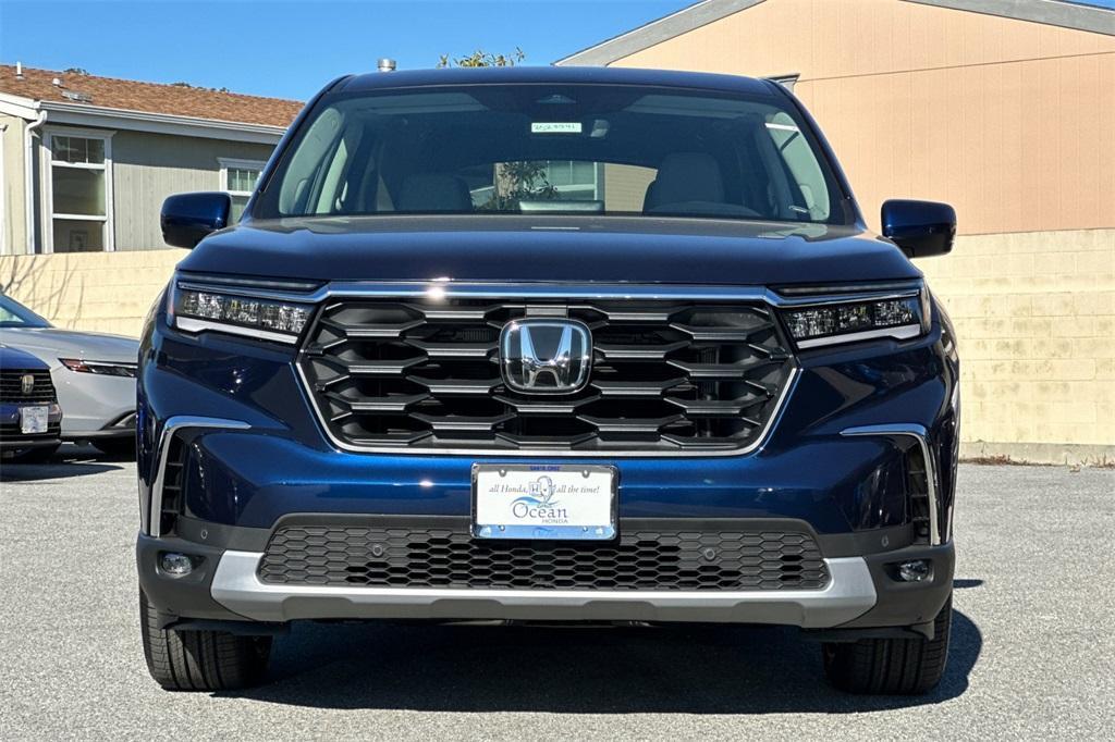 new 2025 Honda Pilot car, priced at $44,950