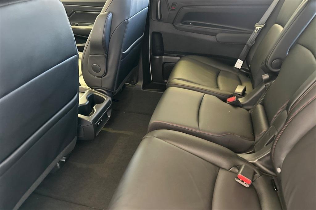 new 2025 Honda Odyssey car, priced at $45,415