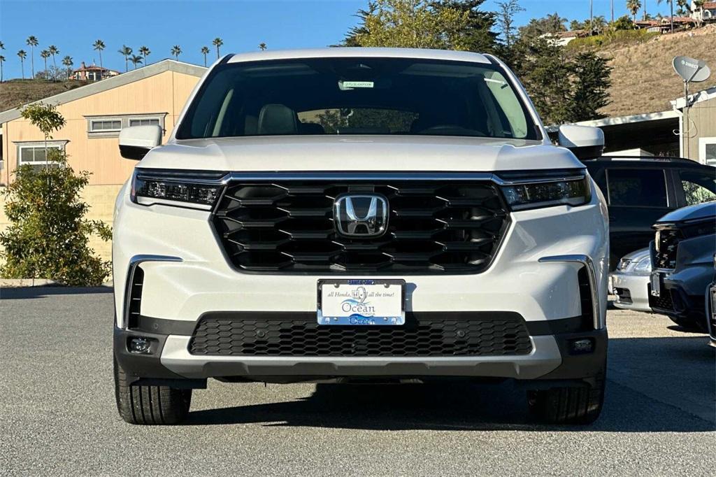 new 2025 Honda Pilot car, priced at $45,405