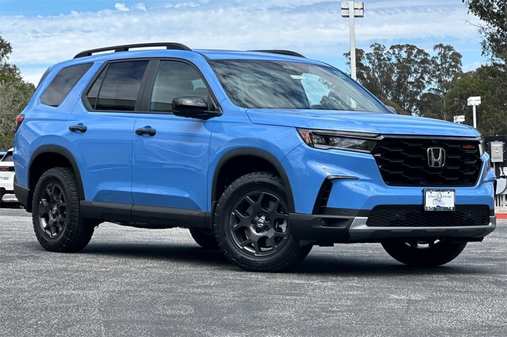 new 2025 Honda Pilot car, priced at $51,305