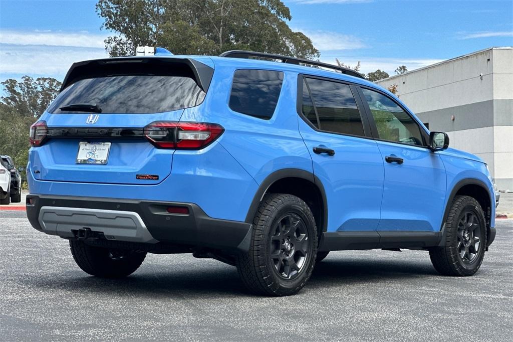 new 2025 Honda Pilot car, priced at $51,305