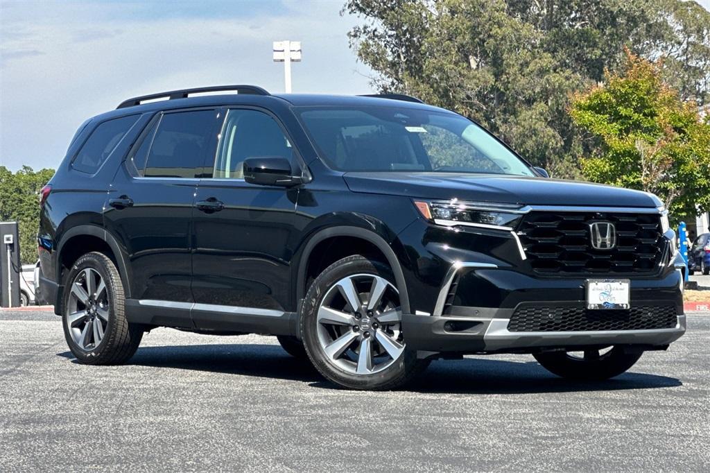 new 2025 Honda Pilot car, priced at $53,810