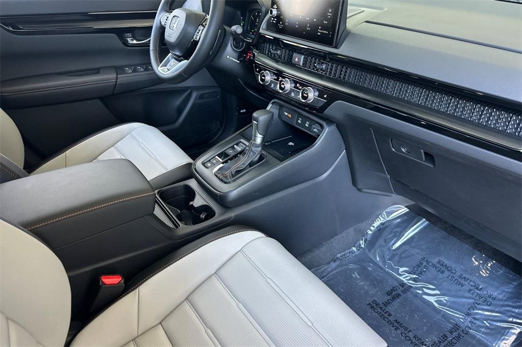 new 2026 Honda CR-V Hybrid car, priced at $43,700