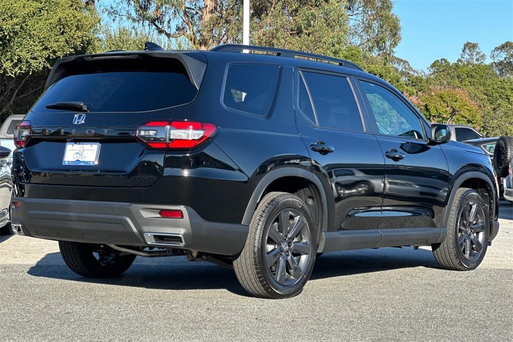 new 2025 Honda Pilot car, priced at $43,750