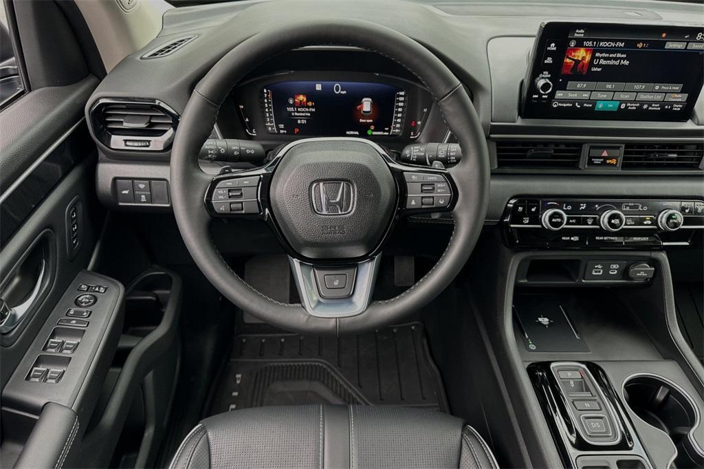 new 2025 Honda Pilot car, priced at $56,250