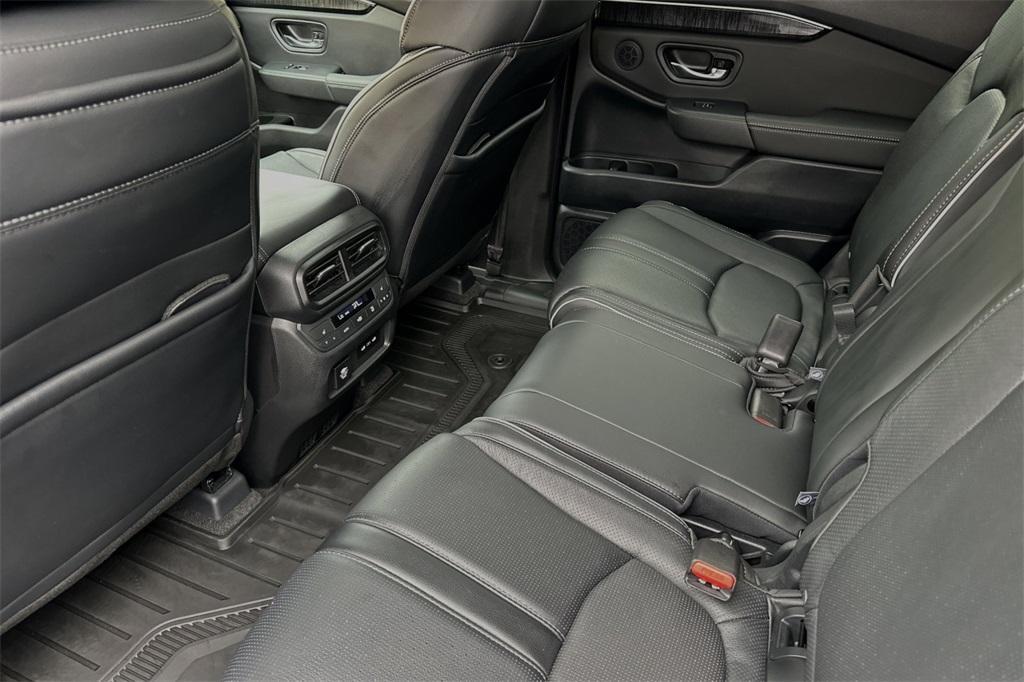 new 2025 Honda Pilot car, priced at $56,250