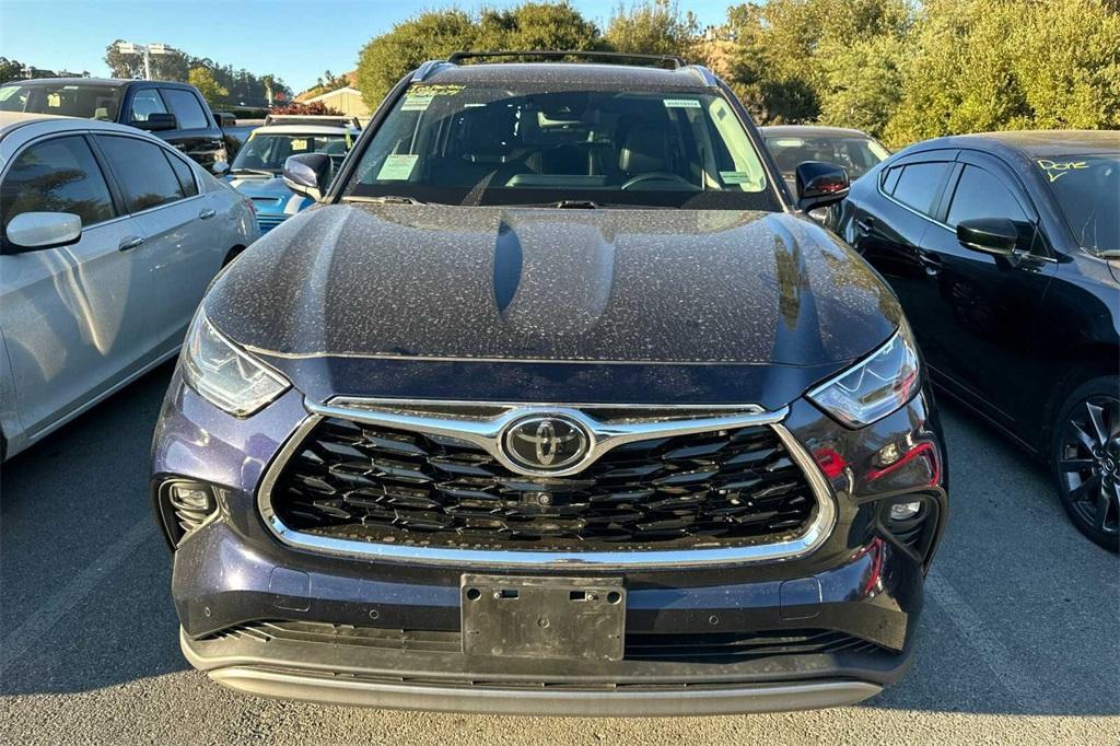 used 2021 Toyota Highlander car, priced at $35,624