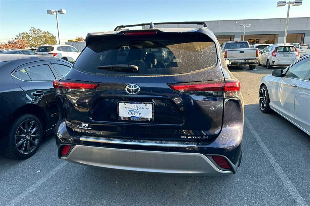 used 2021 Toyota Highlander car, priced at $35,624