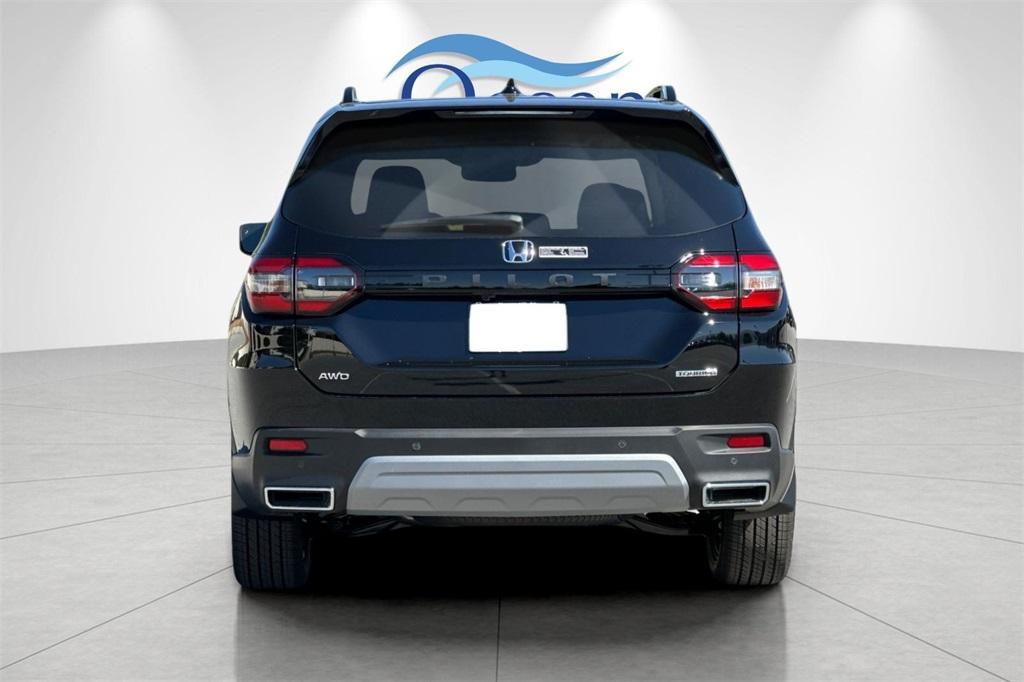 new 2025 Honda Pilot car, priced at $49,600