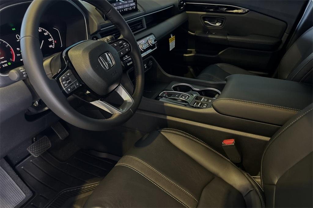 new 2025 Honda Pilot car, priced at $49,600