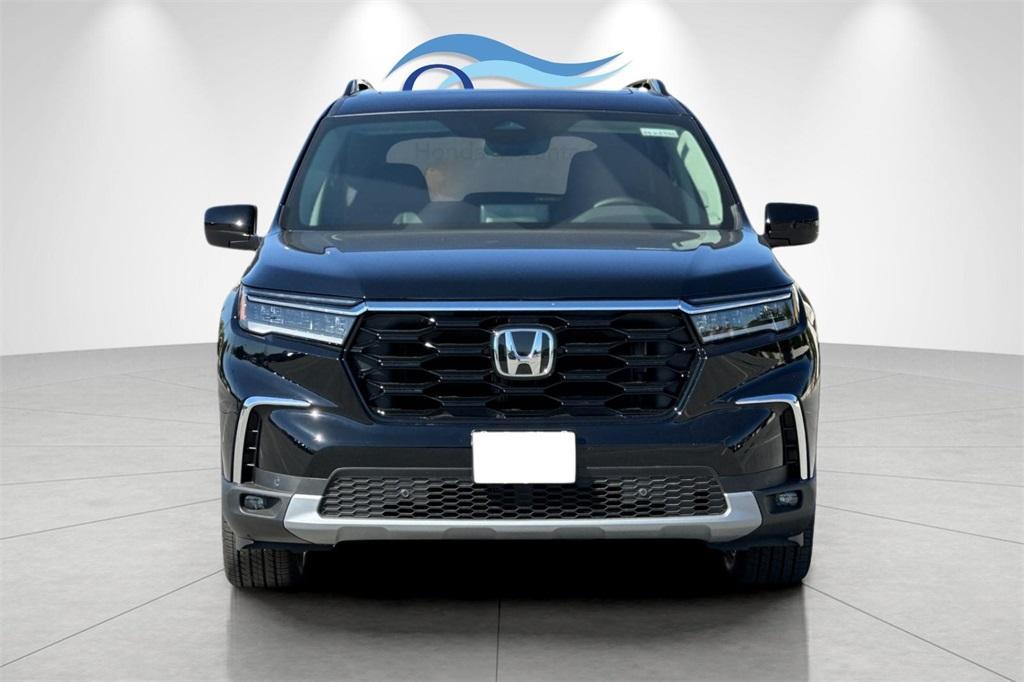 new 2025 Honda Pilot car, priced at $49,600