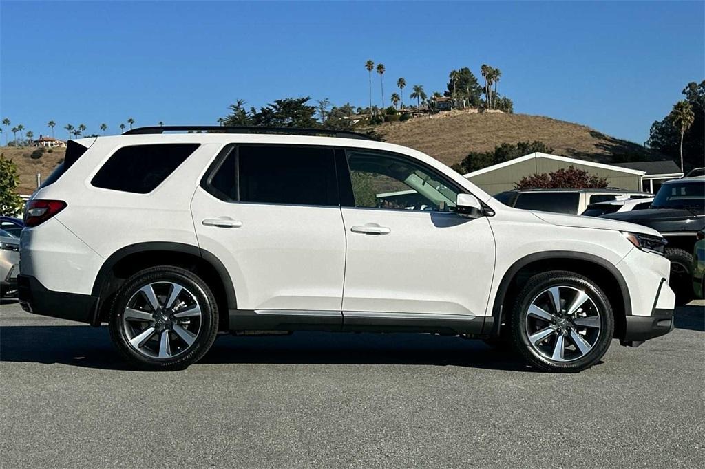 new 2025 Honda Pilot car, priced at $54,930