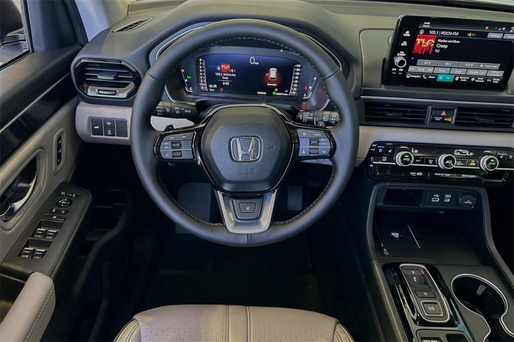 new 2025 Honda Pilot car, priced at $54,985