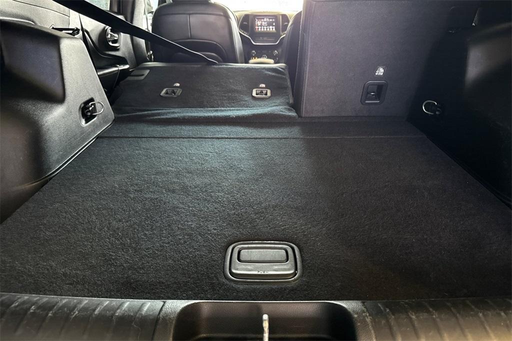 used 2020 Jeep Cherokee car, priced at $16,770