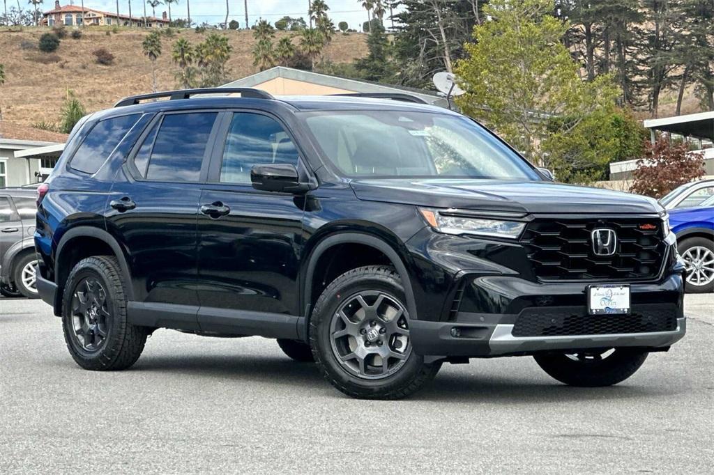 new 2025 Honda Pilot car, priced at $50,795