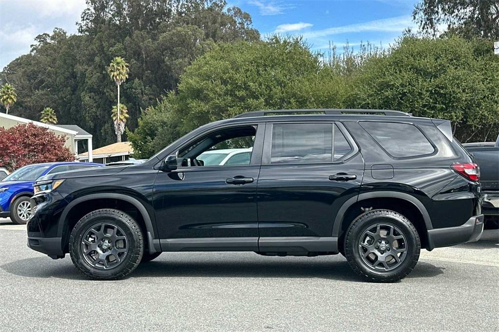 new 2025 Honda Pilot car, priced at $50,795