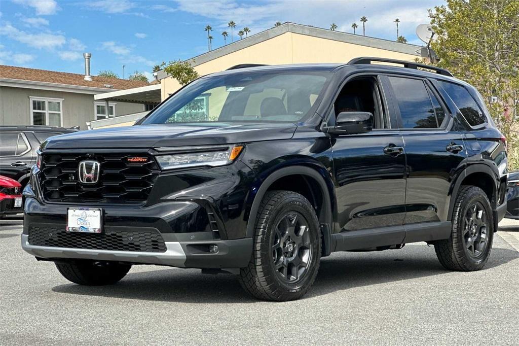 new 2025 Honda Pilot car, priced at $50,795