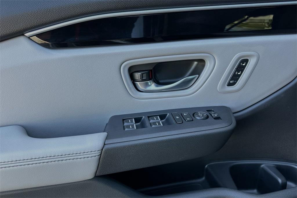 new 2025 Honda Pilot car, priced at $48,280