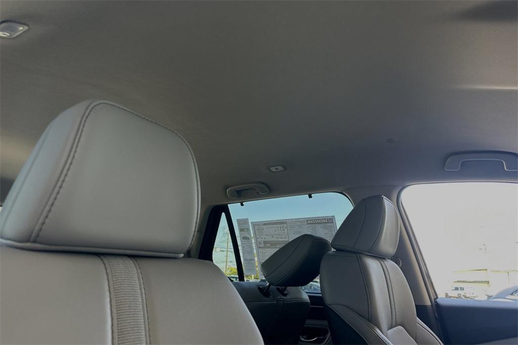 new 2025 Honda Pilot car, priced at $48,280