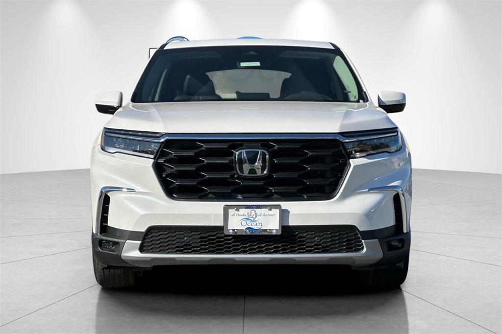 new 2025 Honda Pilot car, priced at $48,280