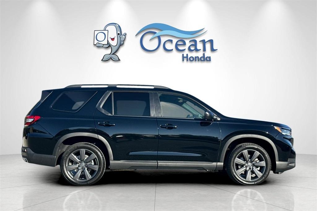 new 2025 Honda Pilot car, priced at $43,750