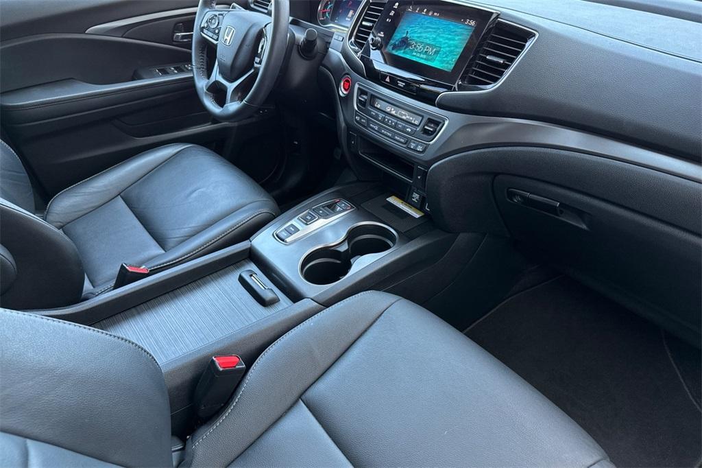 used 2022 Honda Pilot car, priced at $32,997