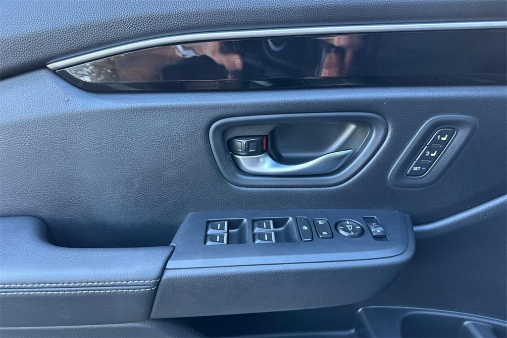 new 2025 Honda Pilot car, priced at $48,950
