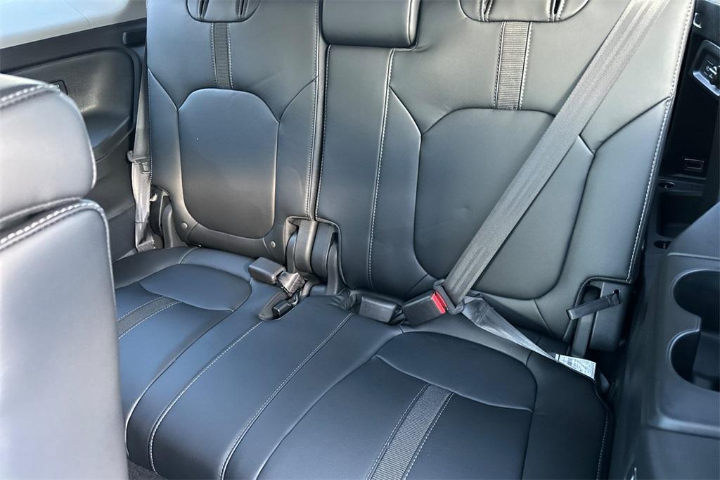 new 2025 Honda Pilot car, priced at $48,950