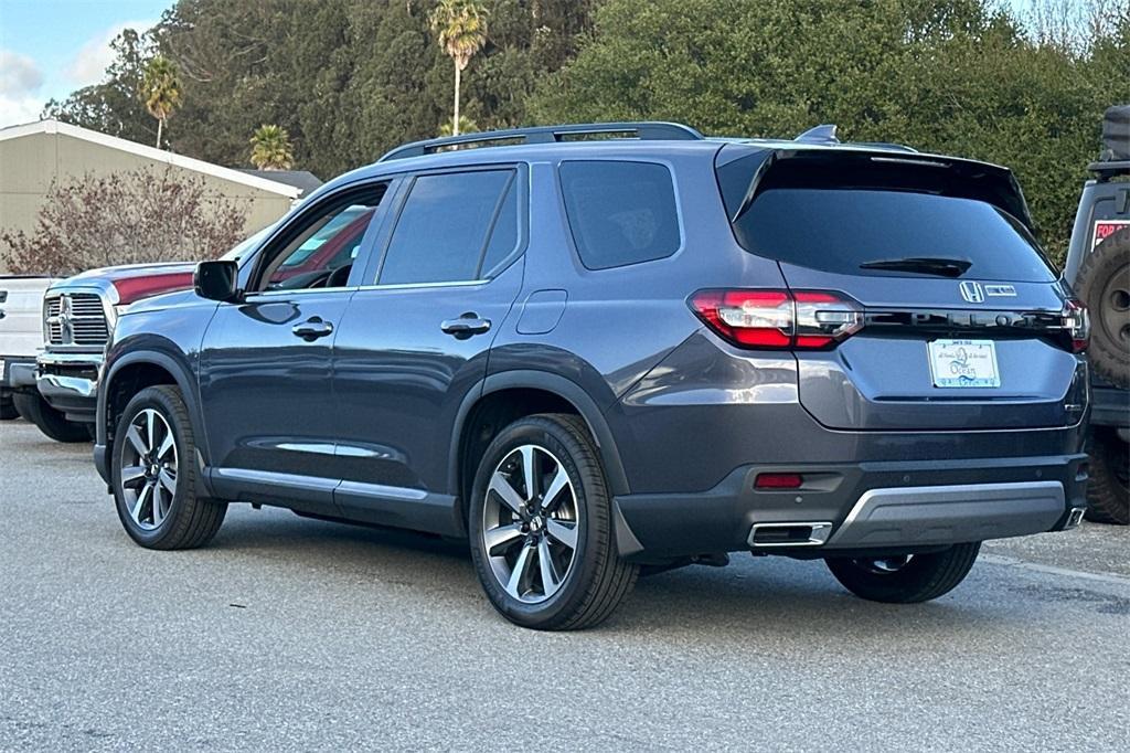 new 2025 Honda Pilot car, priced at $48,950