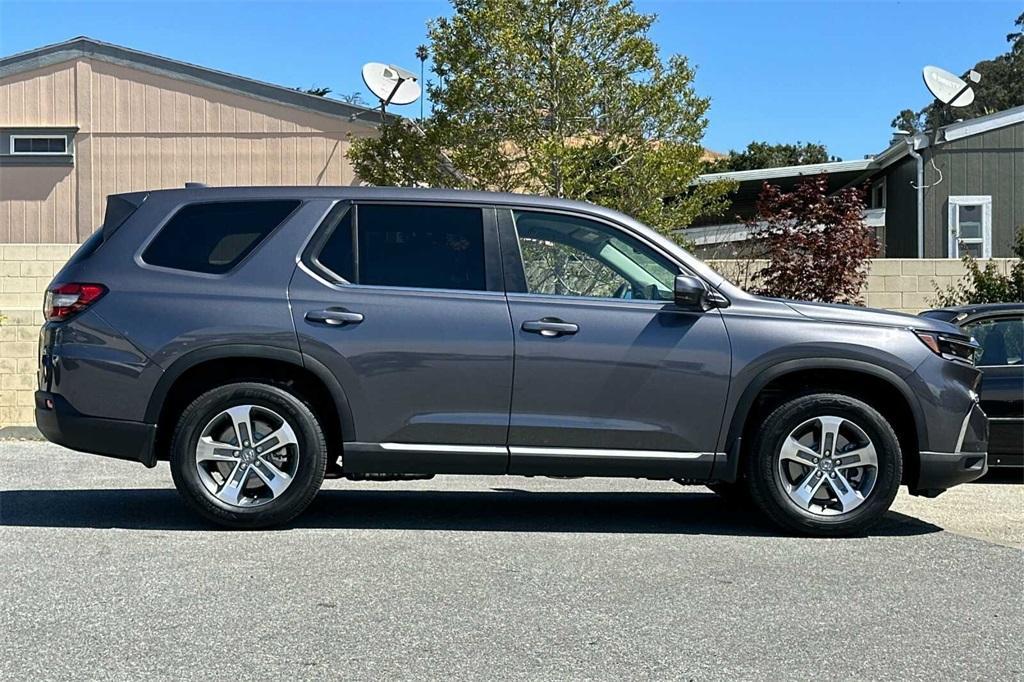 new 2025 Honda Pilot car, priced at $44,895