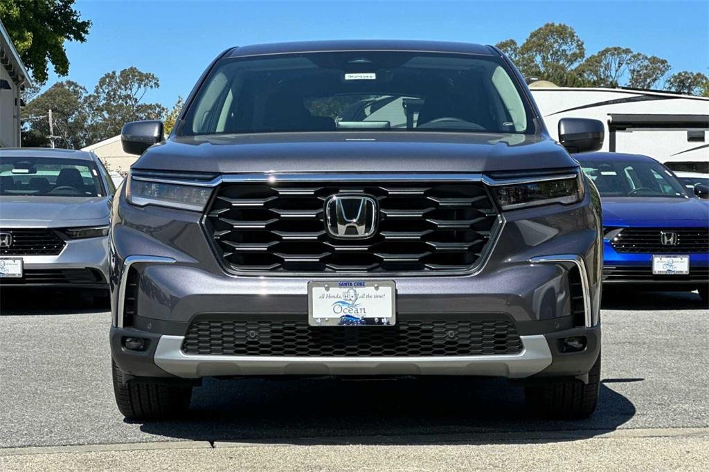 new 2025 Honda Pilot car, priced at $44,895