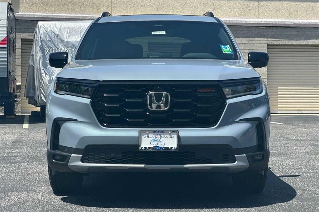 new 2025 Honda Pilot car, priced at $51,250