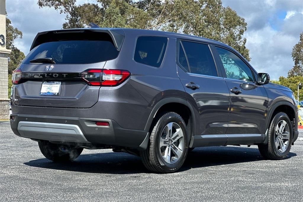 new 2025 Honda Pilot car, priced at $47,050