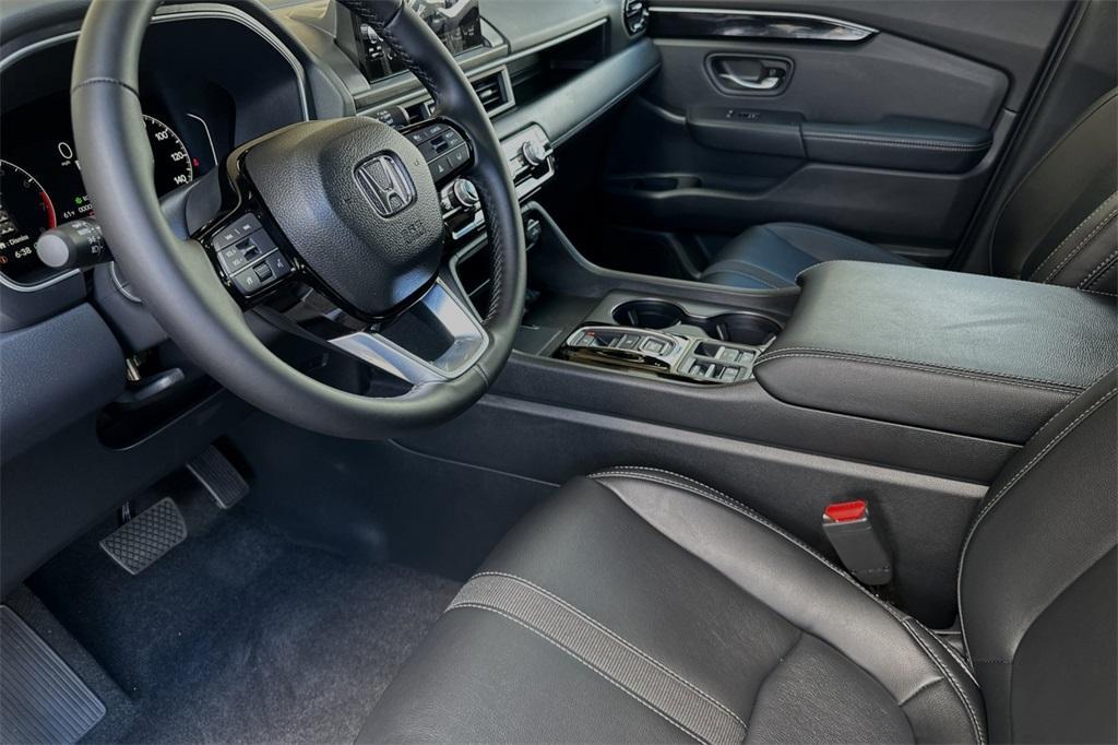 new 2025 Honda Pilot car, priced at $47,050