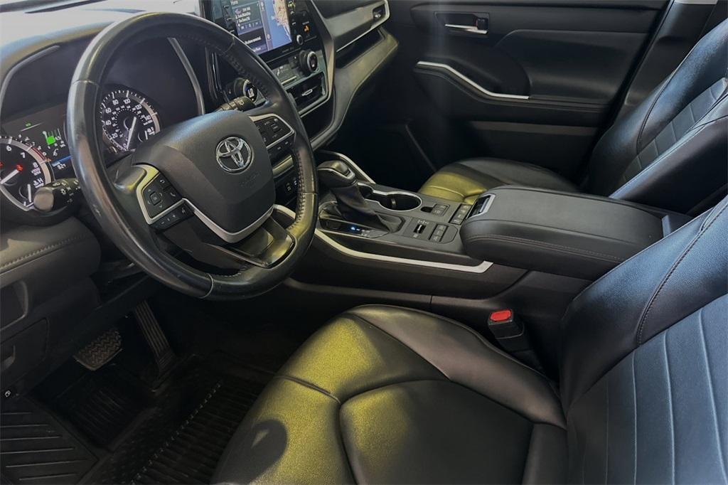 used 2022 Toyota Highlander car, priced at $29,950