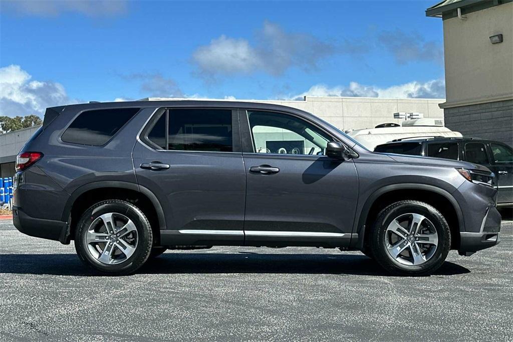 new 2025 Honda Pilot car, priced at $46,995