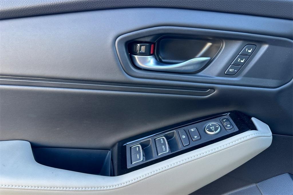 new 2025 Honda Accord Hybrid car, priced at $40,905