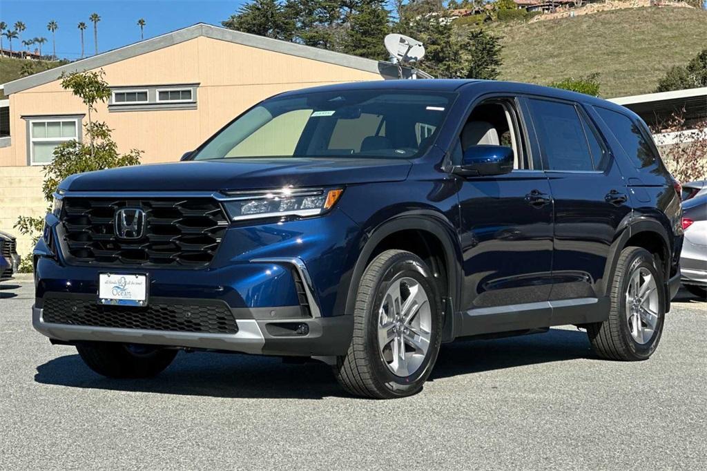 new 2025 Honda Pilot car, priced at $45,645